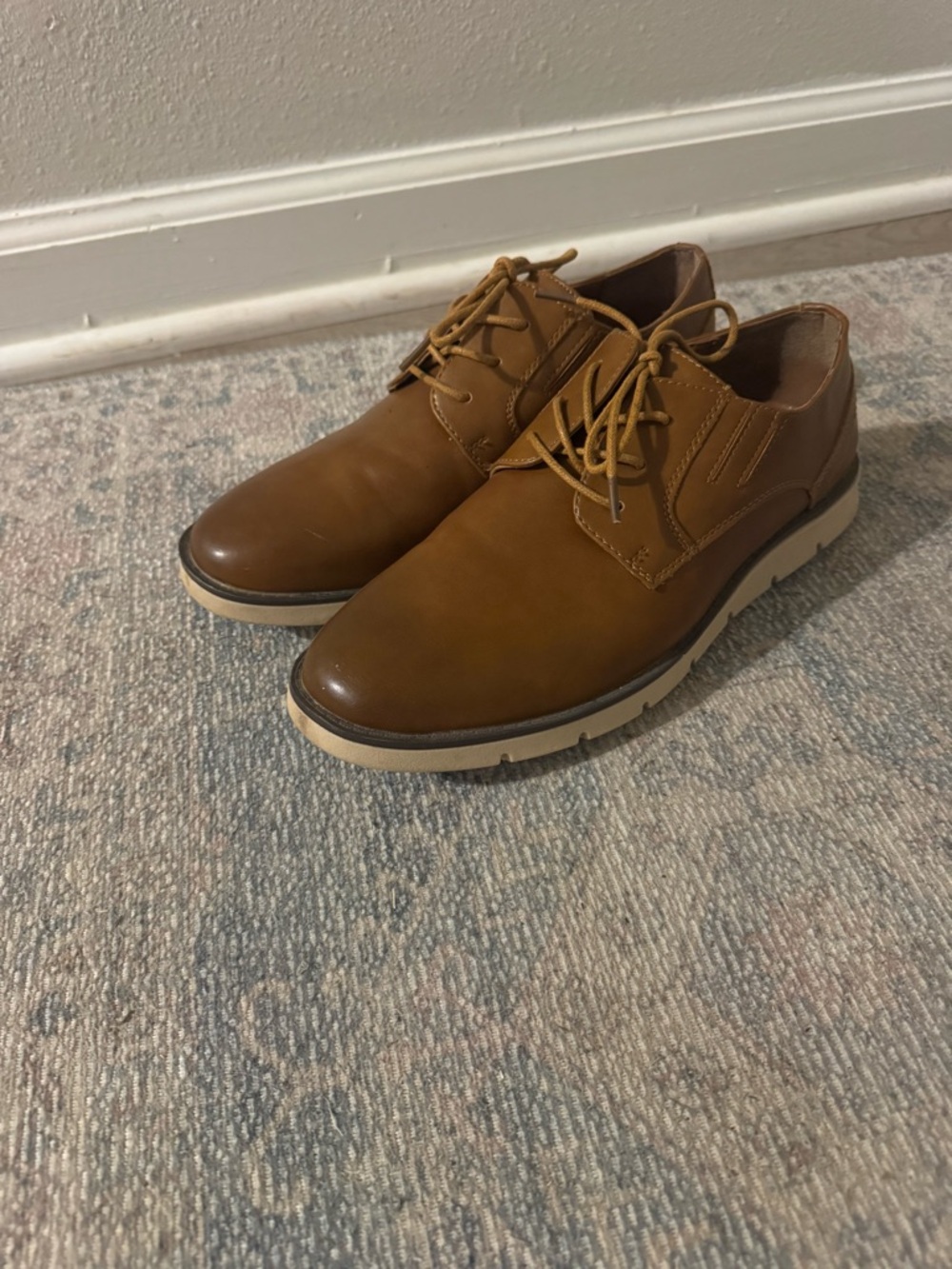 Men's Casual Tan Lace-Up Derby Shoes
